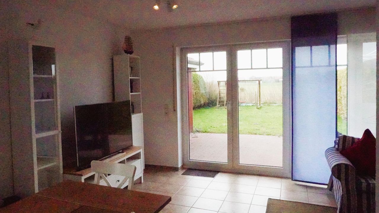 TV Schrank mit Bakonzugang TV Schrank mit Bakonzugang